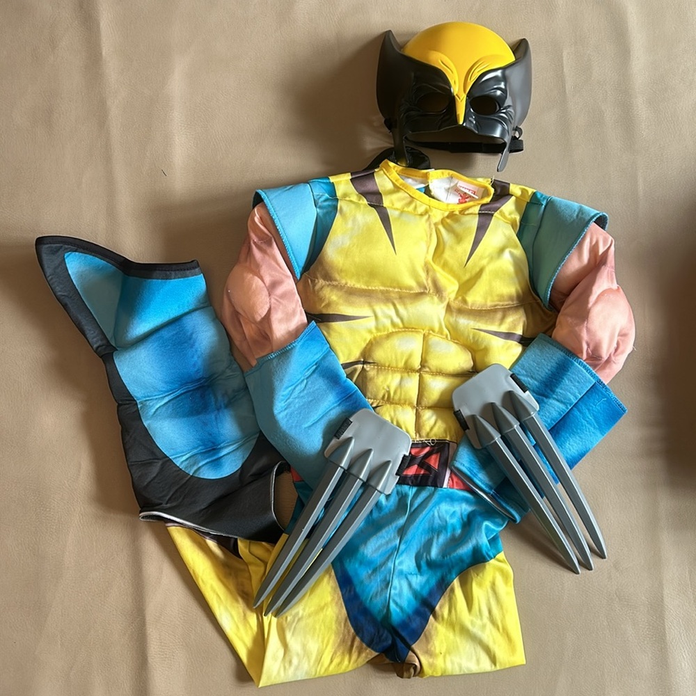 Deluxe Wolverine Costume with Hard Mask and Claws